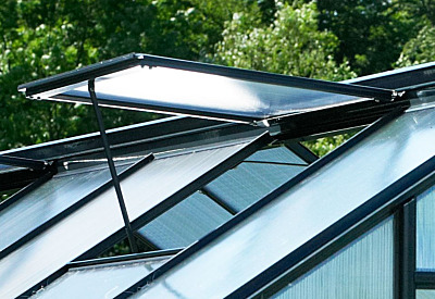 Glass eller polykarbonat til drivhuset?